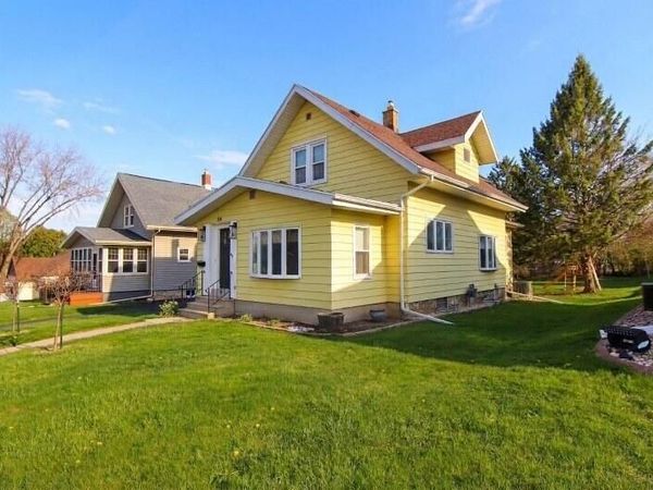 514 E Maple St, Horicon, WI 53032