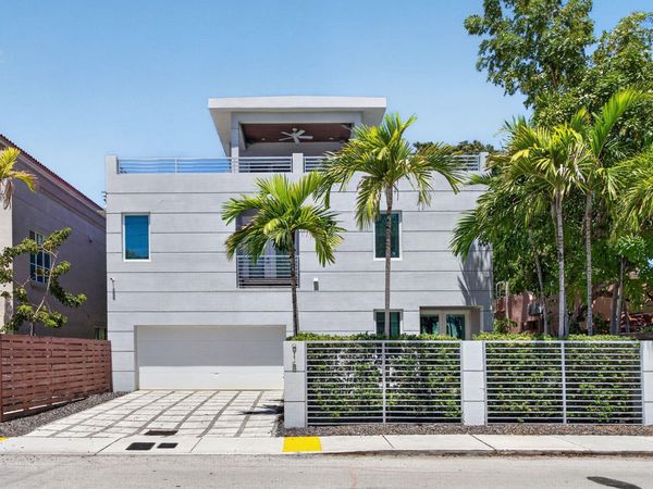 915 SE 2nd Court, Fort Lauderdale, FL 33301