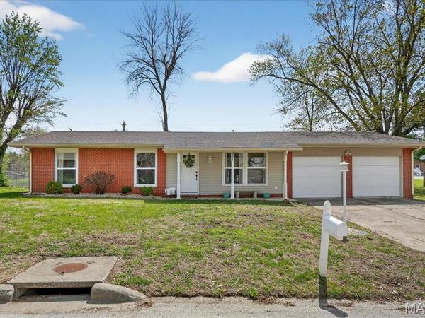 201 Mercury Drive , Godfrey, IL 62035