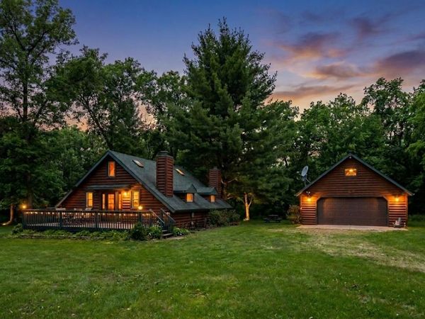 W1620 Cliff House Road, Lyndon Station, WI 53944