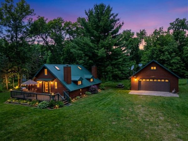 W1620 Cliff House Road, Lyndon Station, WI 53944