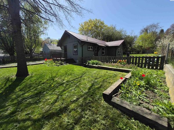 535 SE Side St, Pullman, WA 99163