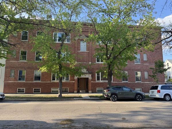 2206 W School Street , Unit 3W, Chicago, IL 60618