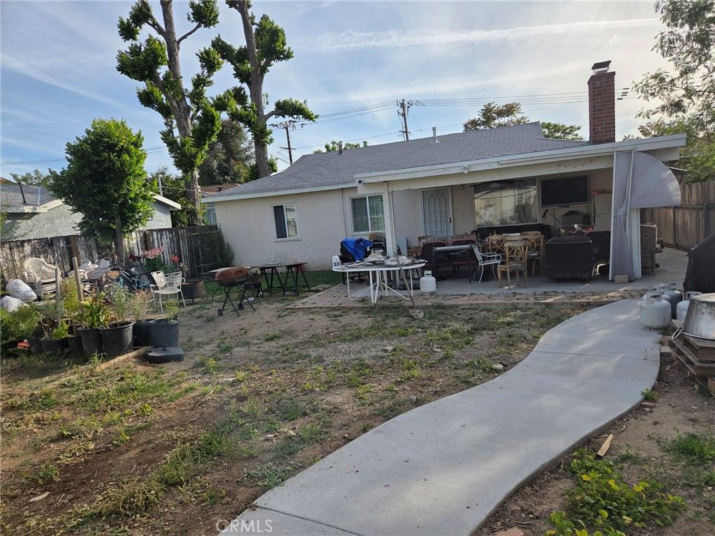 25074 Walnut, Newhall, CA 91321 Main Photo