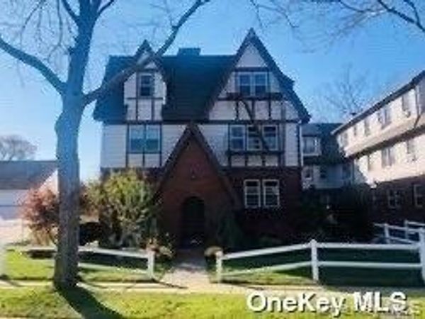 50 The Crescent , Unit C3, Babylon, NY 11702