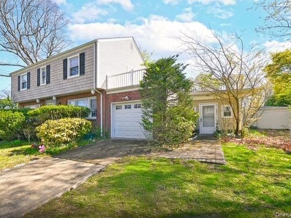 1 Camp Place , Merrick, NY 11566