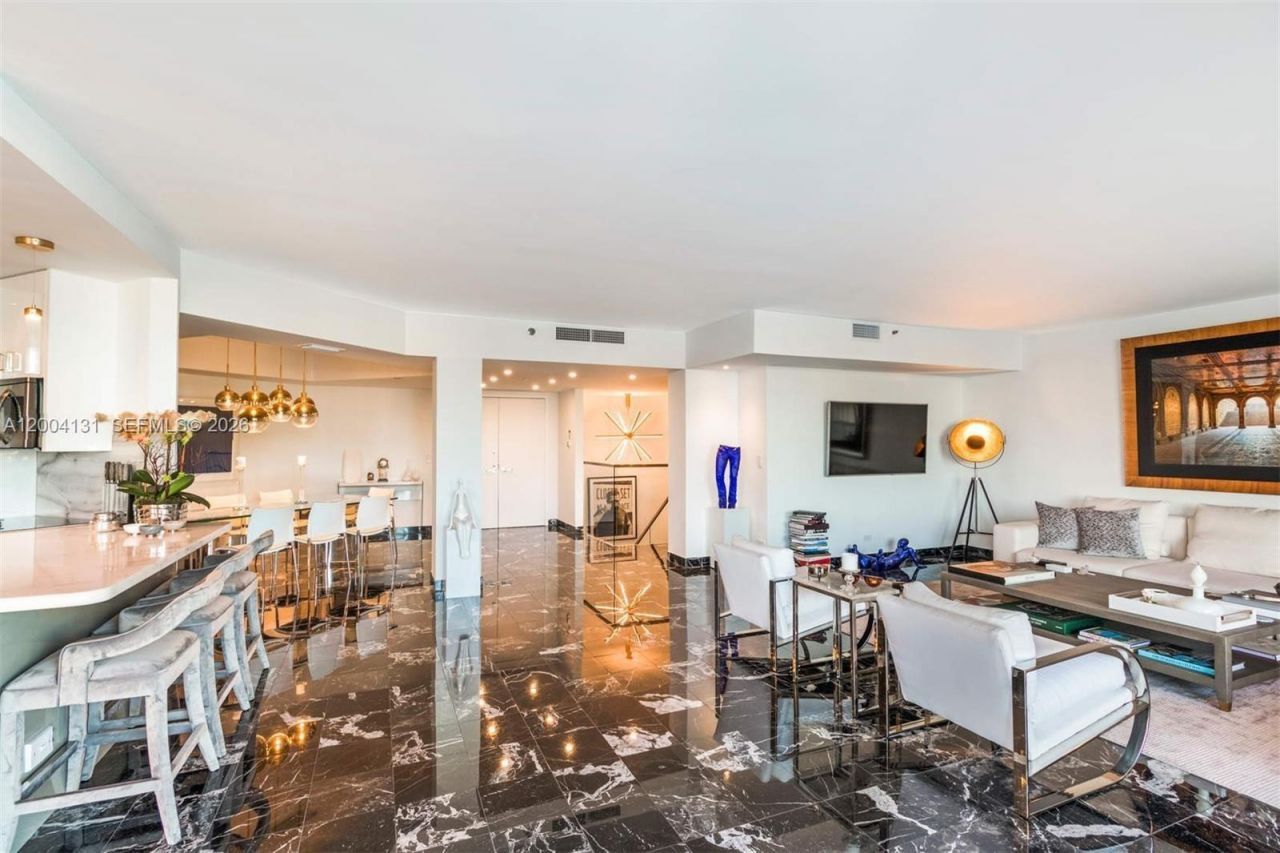 20191 E Country Club Dr , Unit TH7, Aventura, FL 33180 Photo
