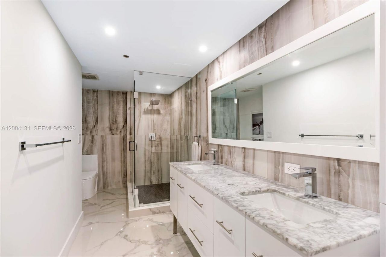 20191 E Country Club Dr , Unit TH7, Aventura, FL 33180 Photo