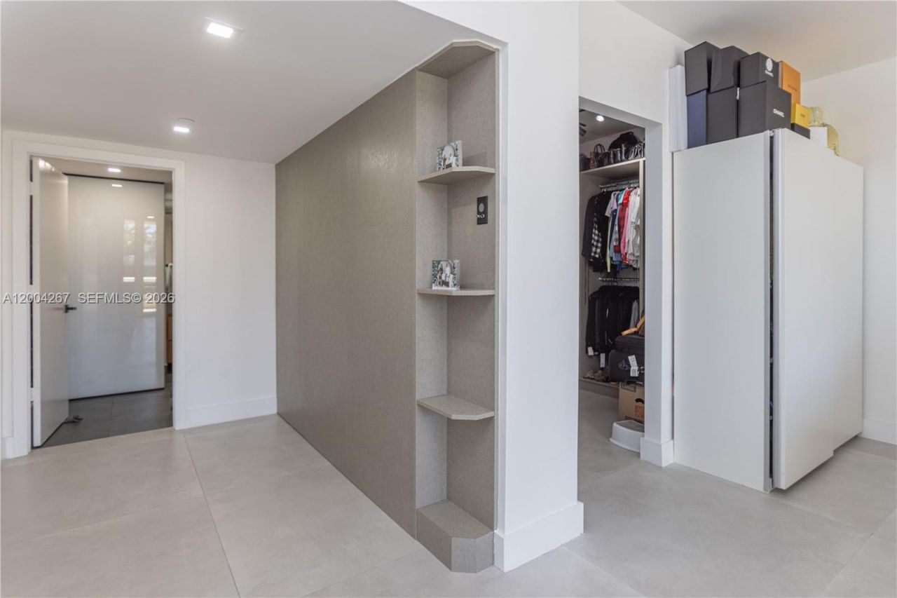 20191 E Country Club Dr , Unit TH9, Aventura, FL 33180 Photo