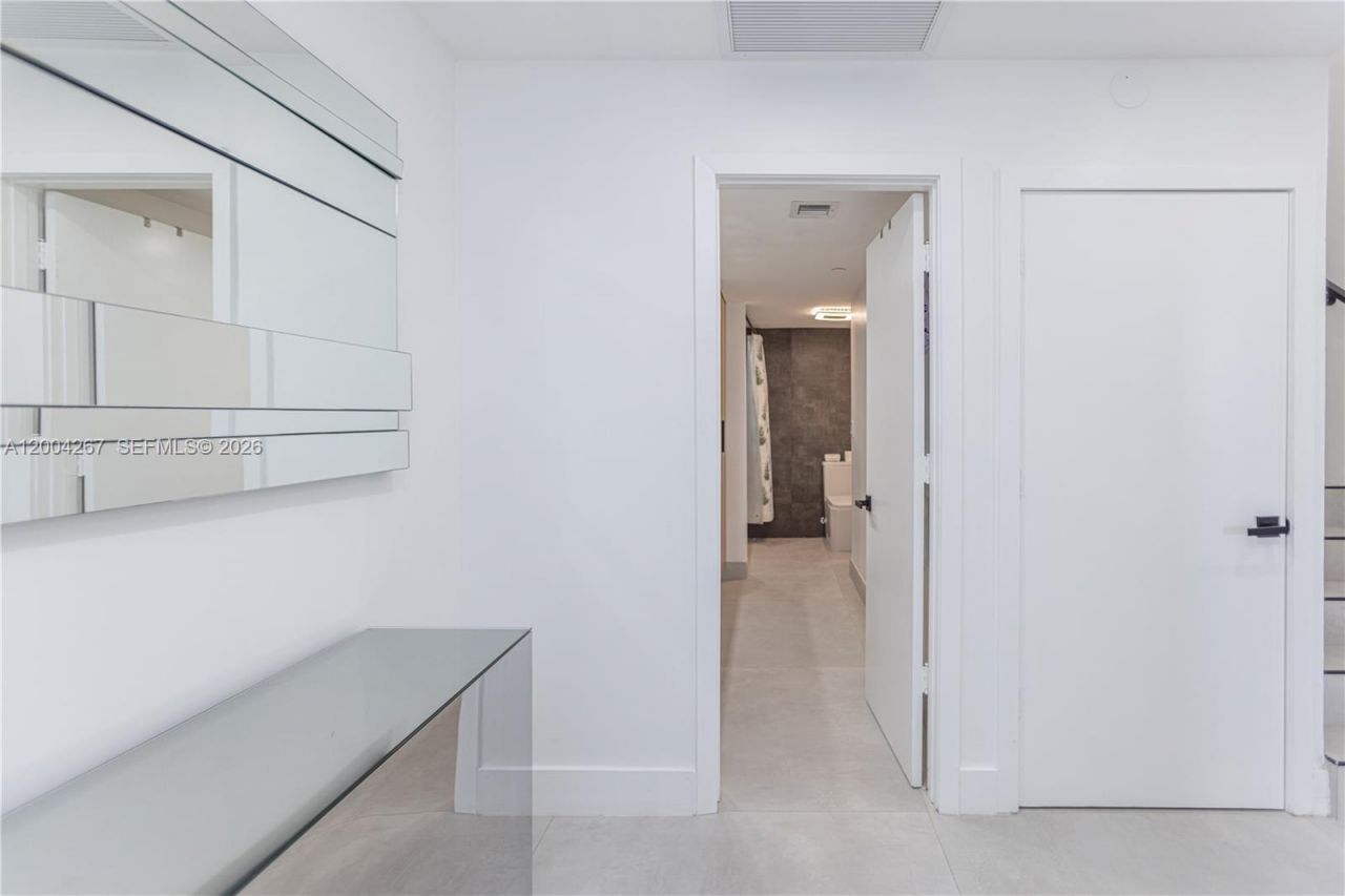20191 E Country Club Dr , Unit TH9, Aventura, FL 33180 Photo