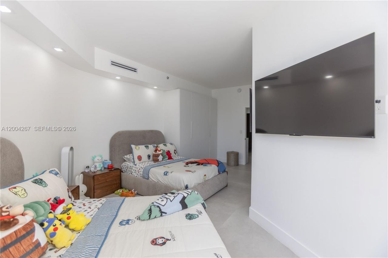 20191 E Country Club Dr , Unit TH9, Aventura, FL 33180 Photo