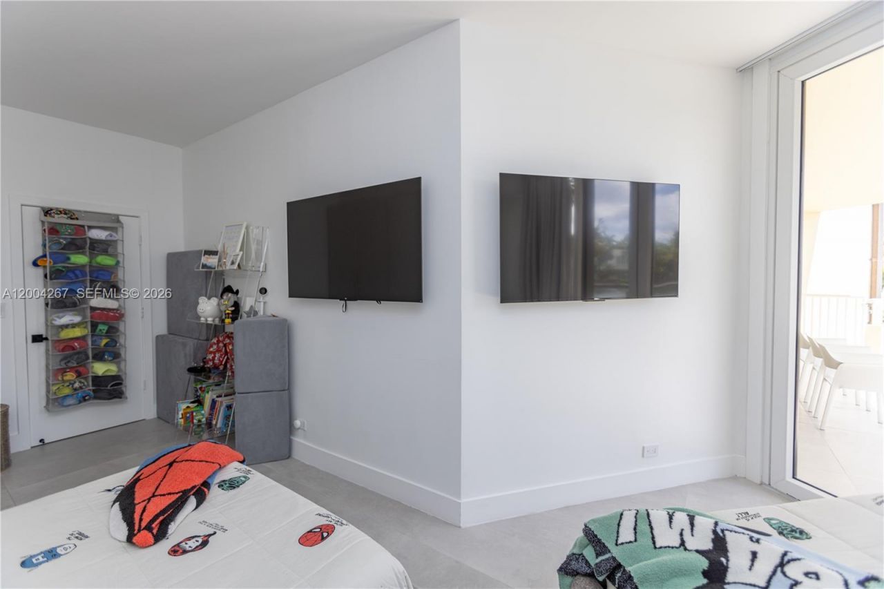20191 E Country Club Dr , Unit TH9, Aventura, FL 33180 Photo