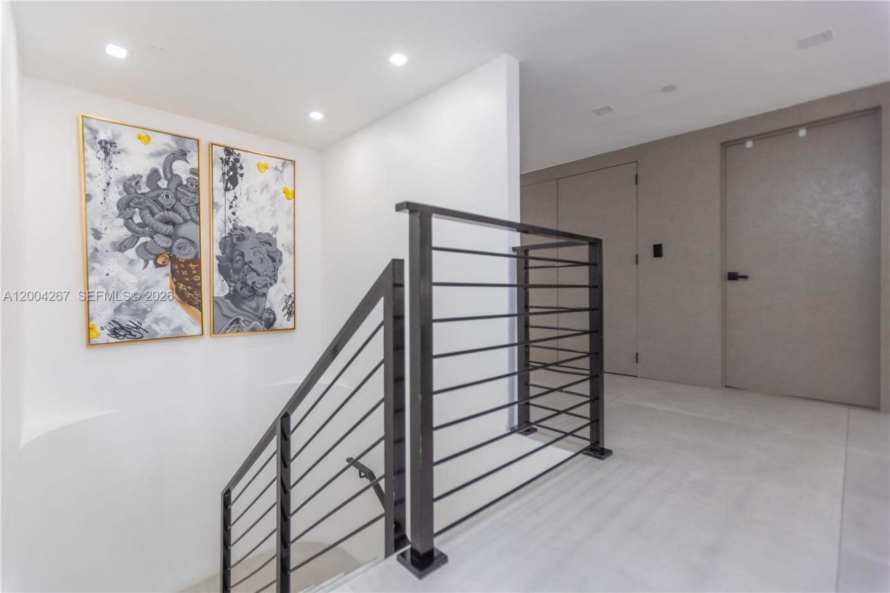 20191 E Country Club Dr , Unit TH9, Aventura, FL 33180 Photo