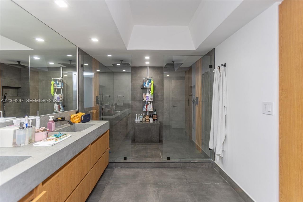 20191 E Country Club Dr , Unit TH9, Aventura, FL 33180 Photo