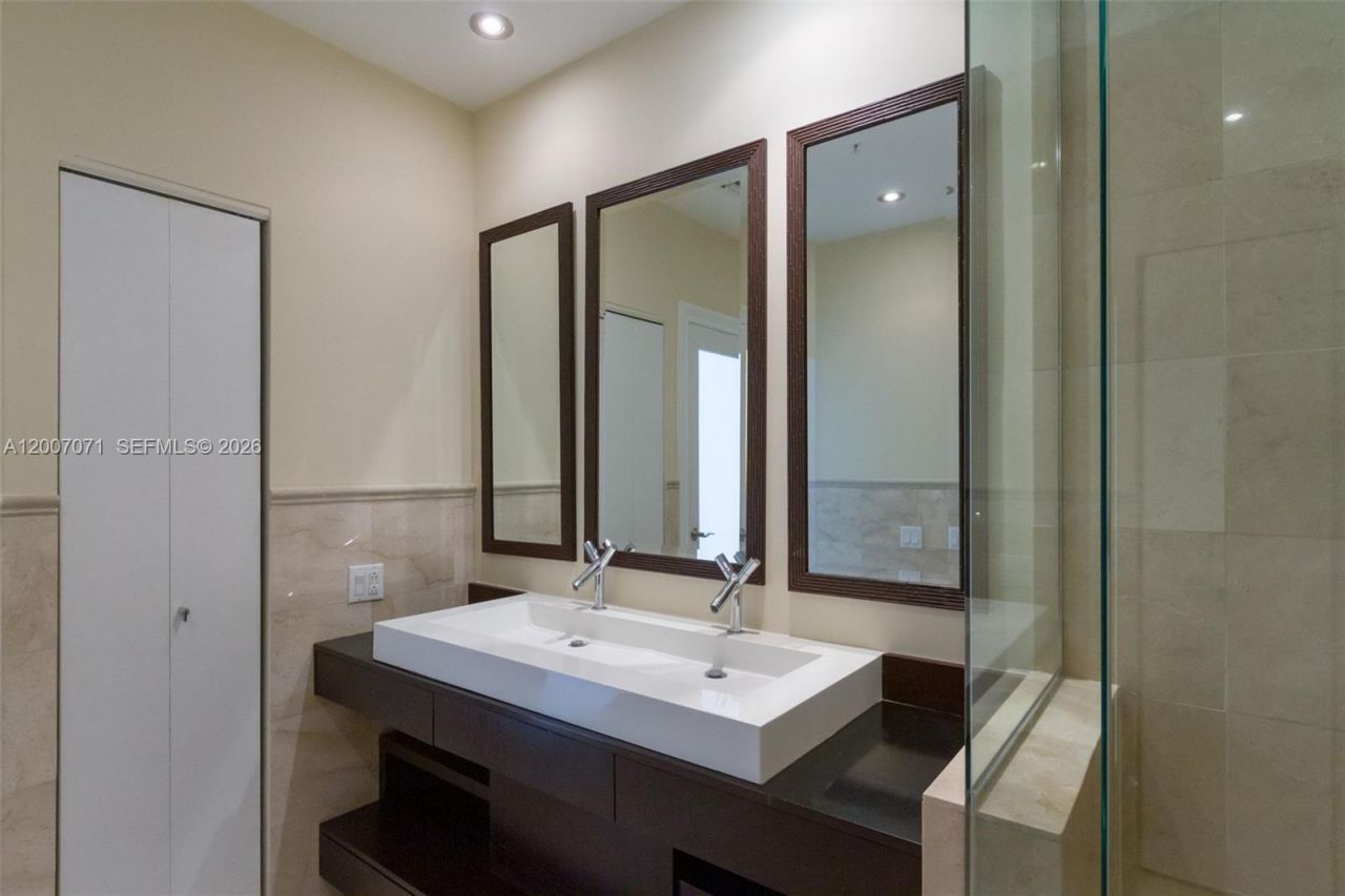888 Brickell Key Dr, Unit 2802, Miami, FL 33131 Photo
