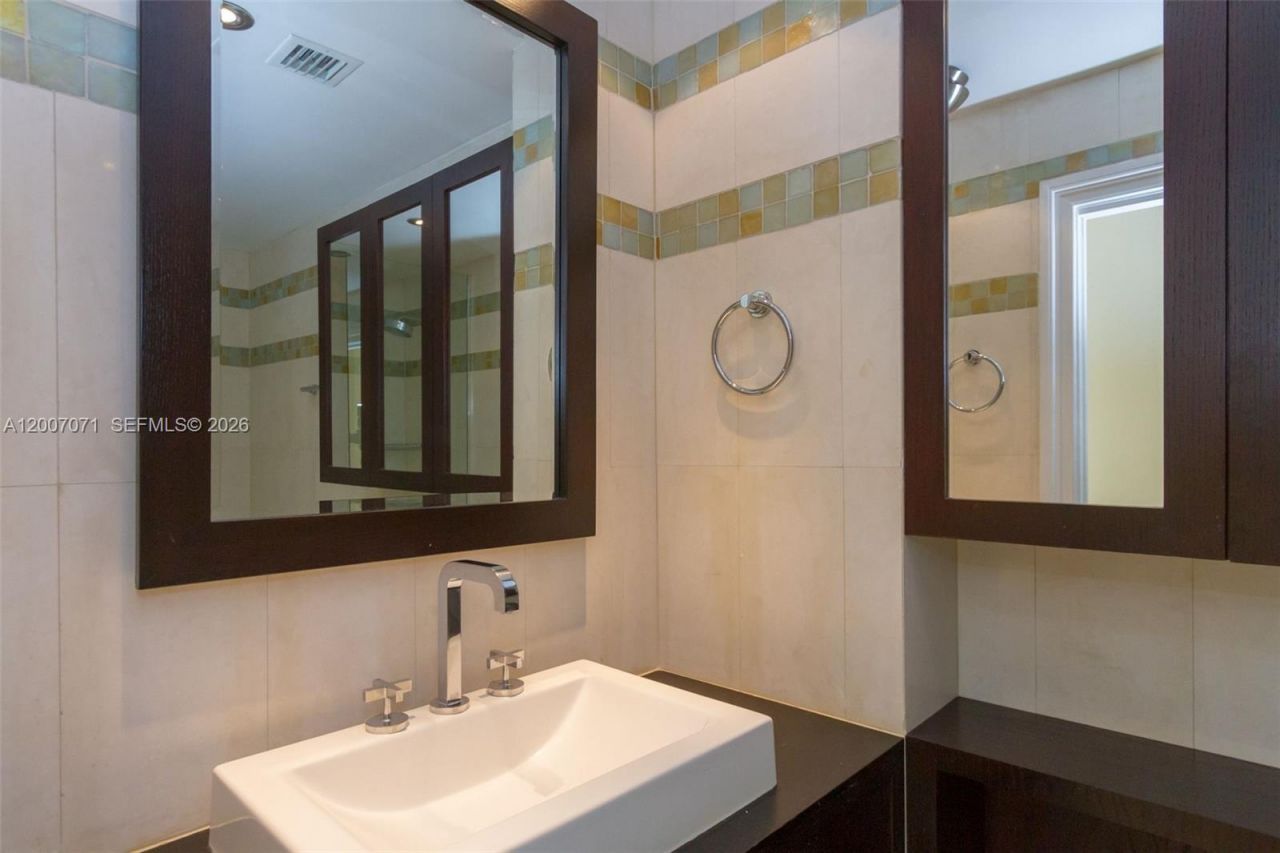 888 Brickell Key Dr, Unit 2802, Miami, FL 33131 Photo
