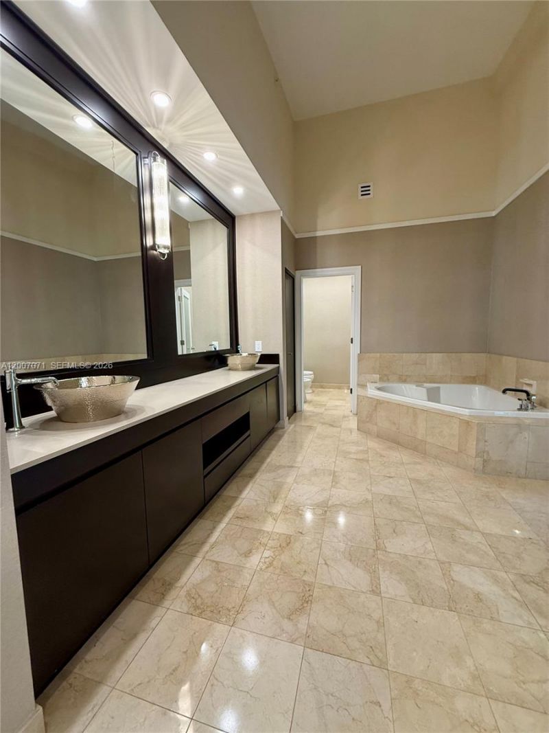 888 Brickell Key Dr, Unit 2802, Miami, FL 33131 Photo