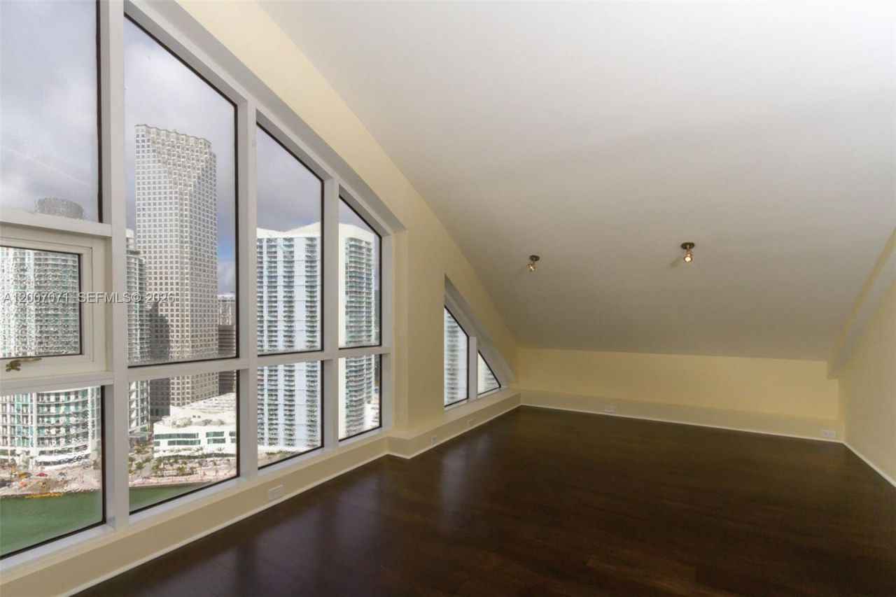 888 Brickell Key Dr, Unit 2802, Miami, FL 33131 Photo
