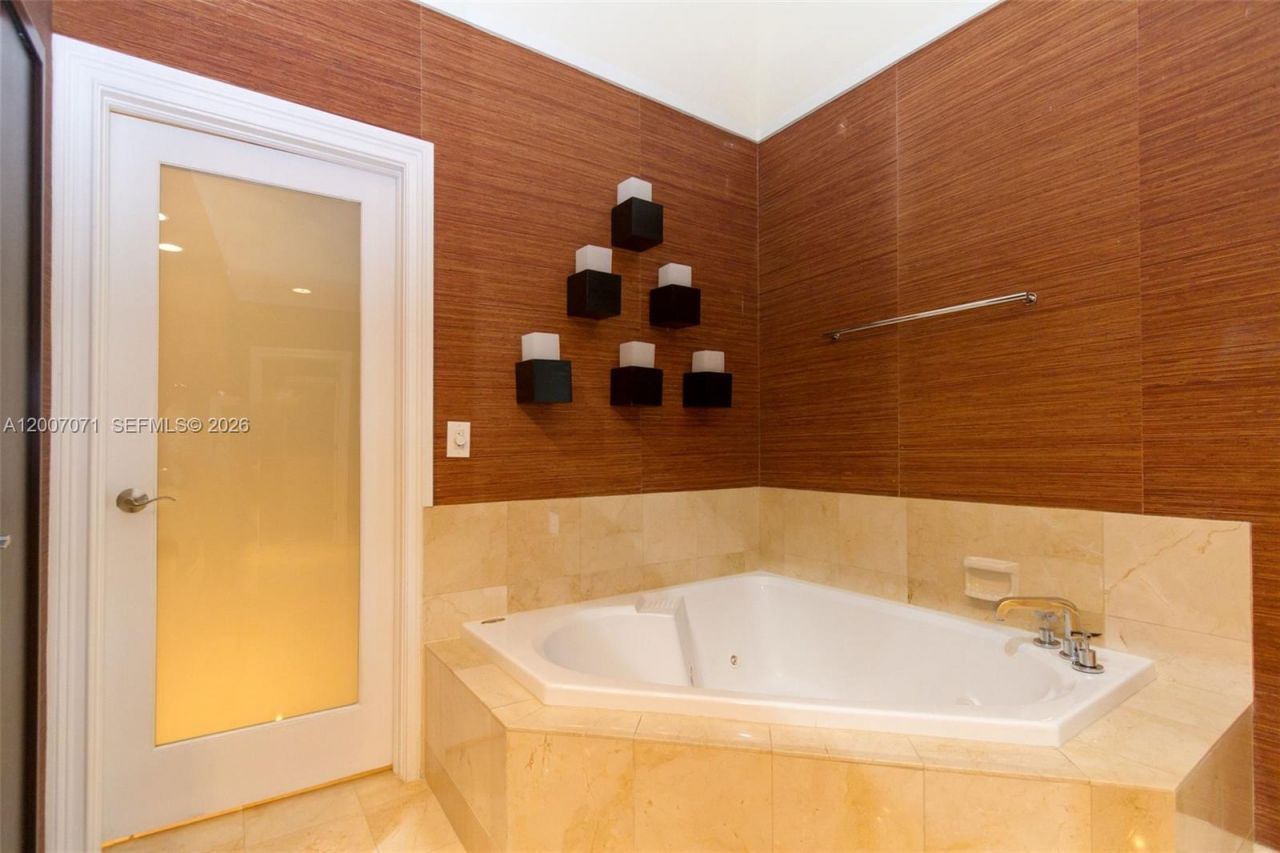 888 Brickell Key Dr, Unit 2802, Miami, FL 33131 Photo