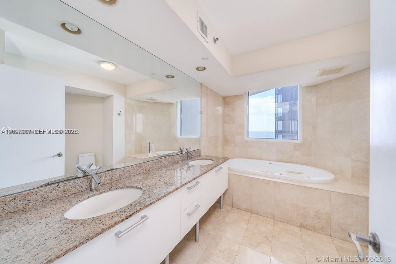 17201 Collins Ave, Unit 2305, Sunny Isles Beach, FL 33160 Photo