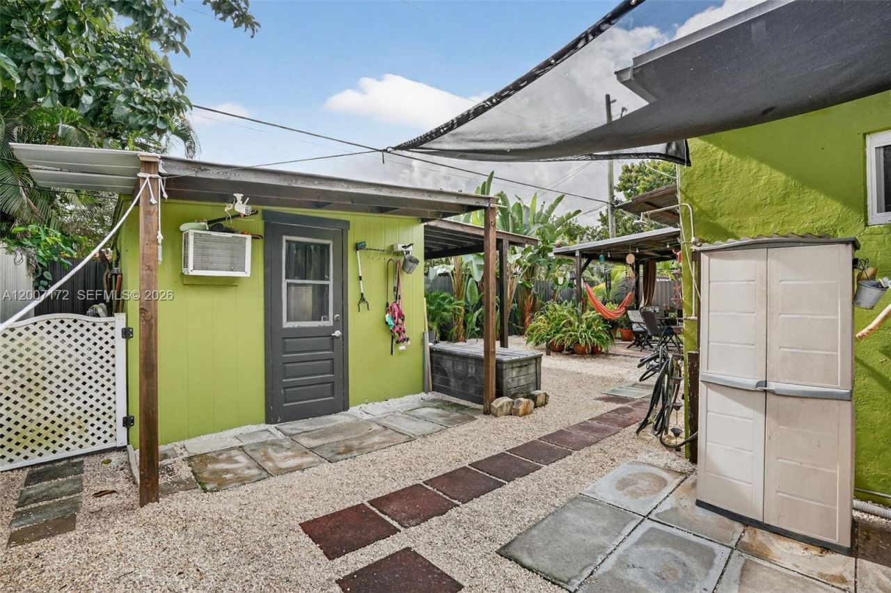 270 NW 106th St, Miami, FL 33150 Photo
