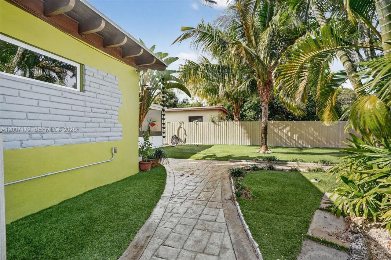270 NW 106th St, Miami, FL 33150 Photo