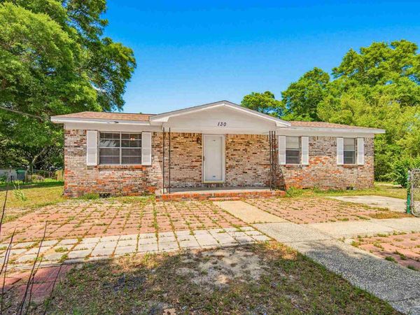 130 Shadow Lawn Ln, Pensacola, FL 32507