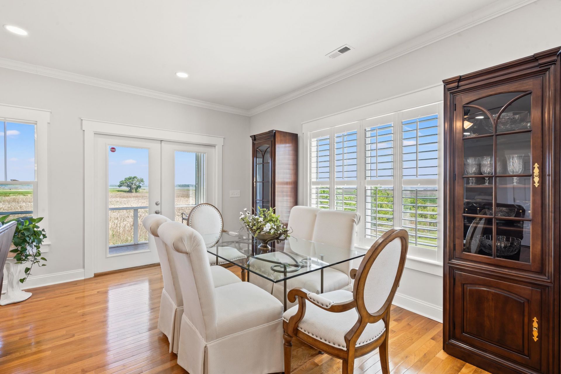 141 Oak Bay Dr. Photo 14