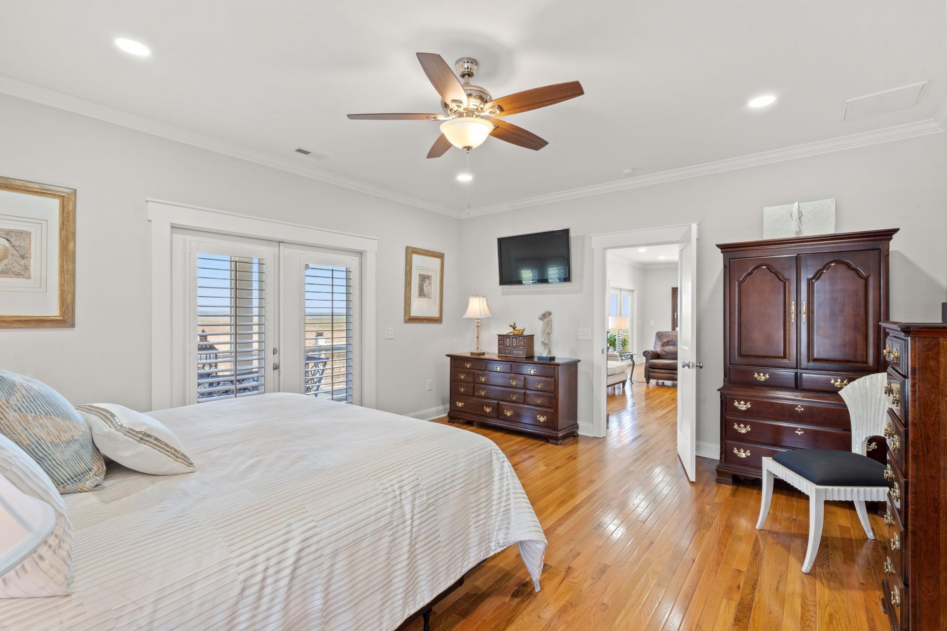 141 Oak Bay Dr. Photo 22