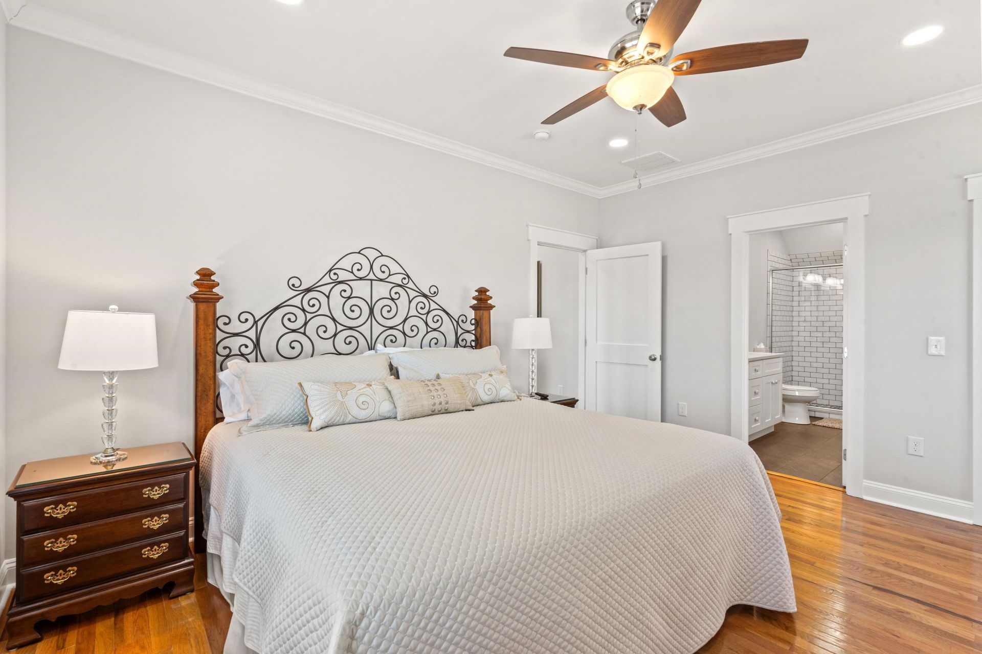 141 Oak Bay Dr. Photo 32