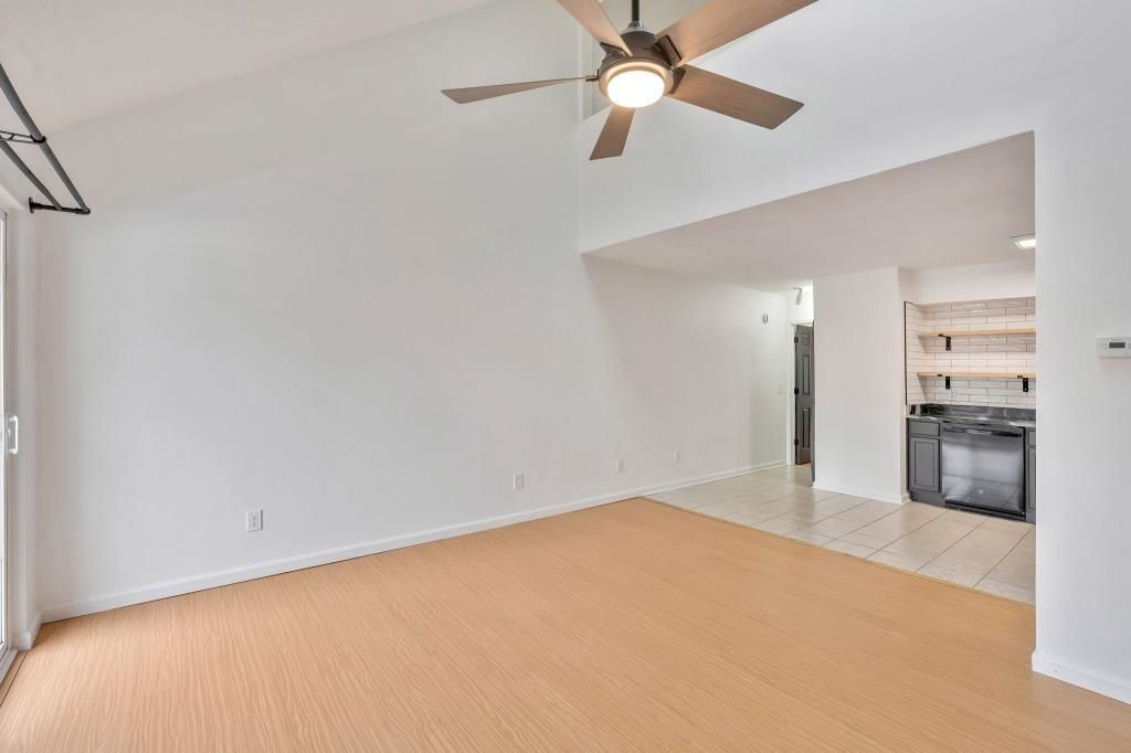 421 Cambridge Circle Photo 28