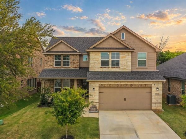 1303 Hickory Court , Weatherford, TX 76086