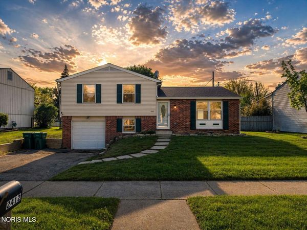 2412 Bedford Lane, Northwood, OH 43619