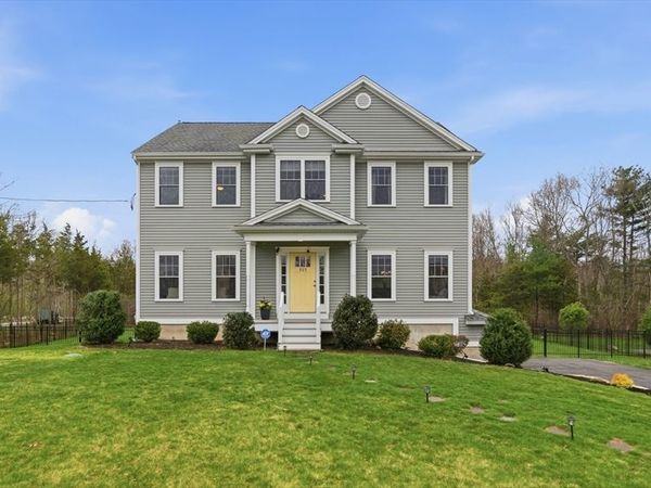 925 Pleasant St, Attleboro, MA 02703