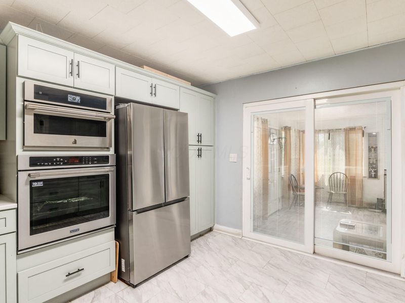 711 Country Club Road , Columbus, OH 43213 Photo 11