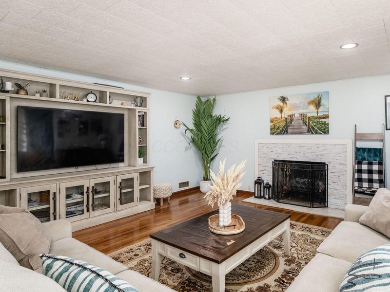 711 Country Club Road , Columbus, OH 43213 Photo 14