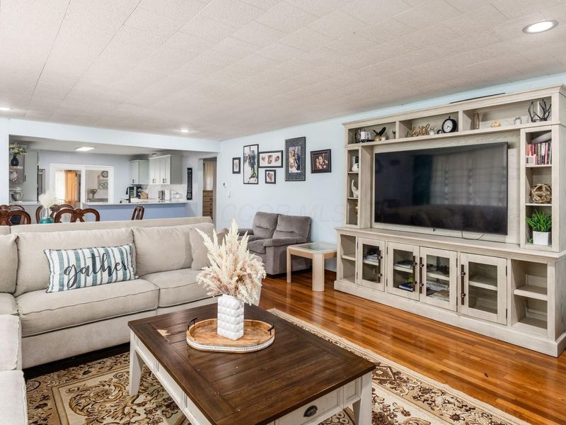 711 Country Club Road , Columbus, OH 43213 Photo 16