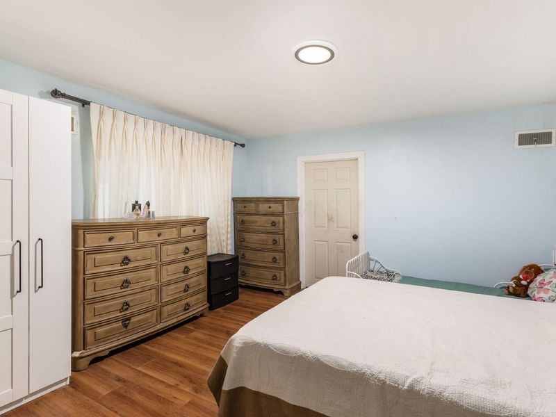 711 Country Club Road , Columbus, OH 43213 Photo 18