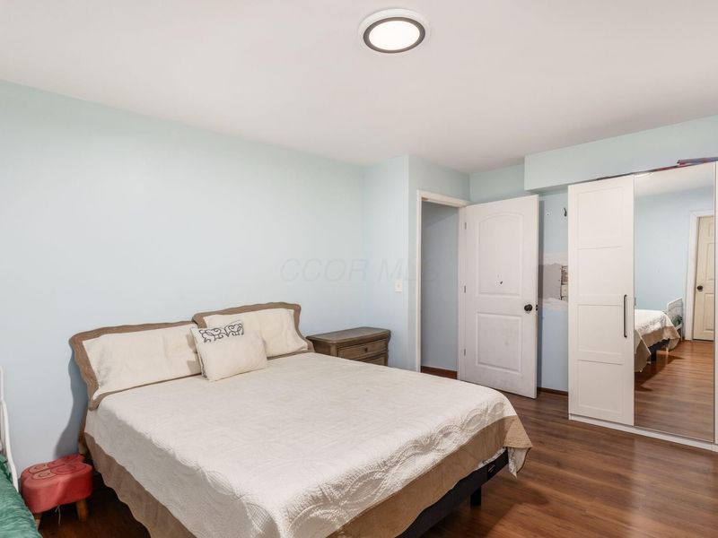 711 Country Club Road , Columbus, OH 43213 Photo 19