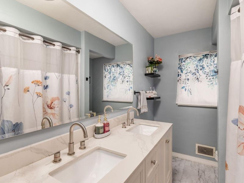 711 Country Club Road , Columbus, OH 43213 Photo 22