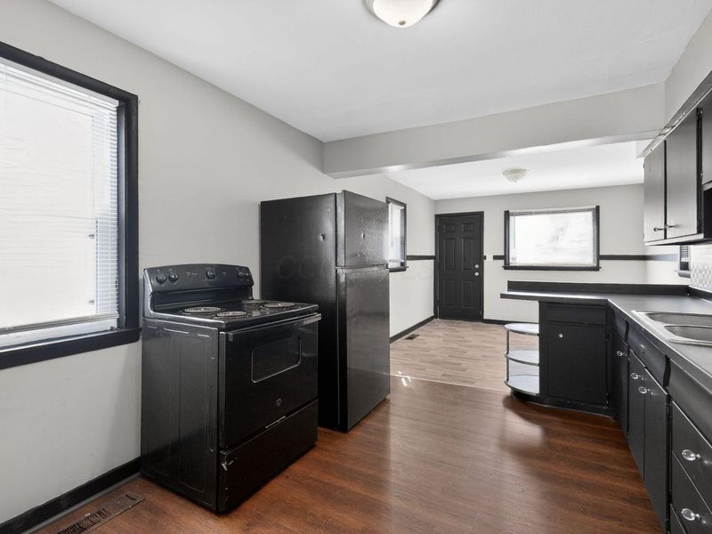 2899 McGuffey Road , Columbus, OH 43224 Photo 14