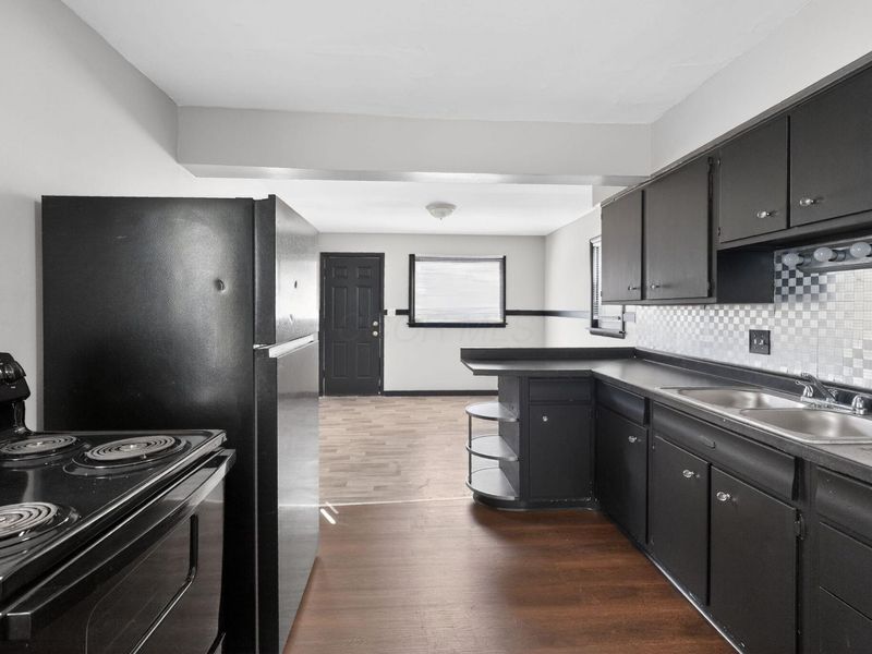 2899 McGuffey Road , Columbus, OH 43224 Photo 16