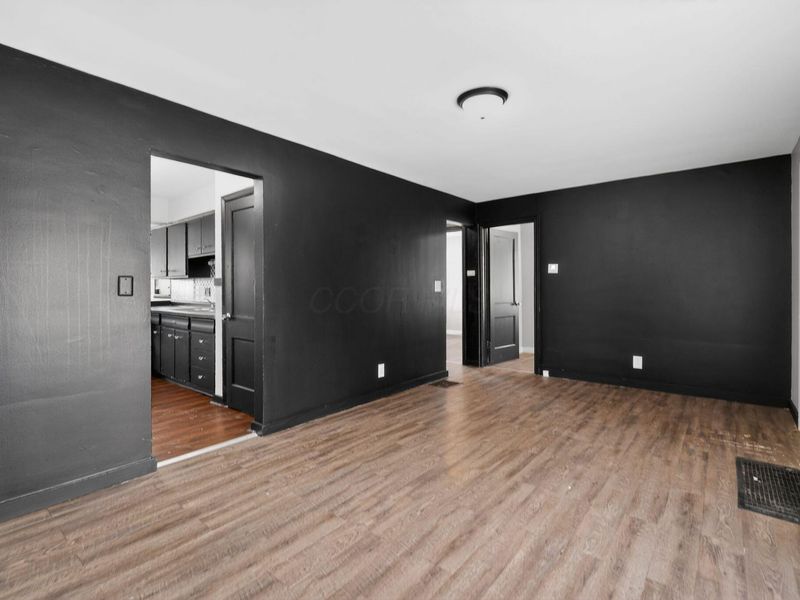 2899 McGuffey Road , Columbus, OH 43224 Photo 21