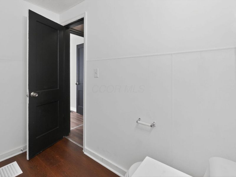 2899 McGuffey Road , Columbus, OH 43224 Photo 25