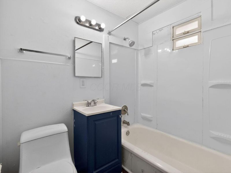 2899 McGuffey Road , Columbus, OH 43224 Photo 26