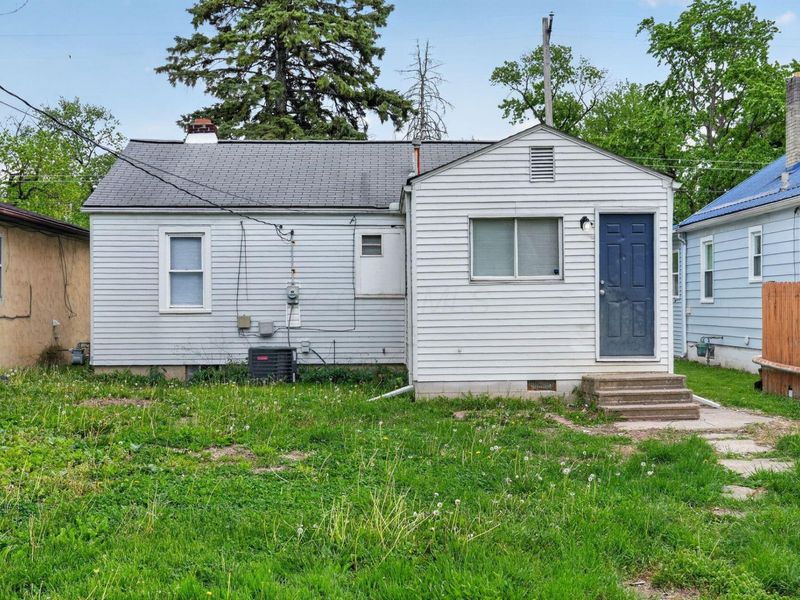 2899 McGuffey Road , Columbus, OH 43224 Photo 3