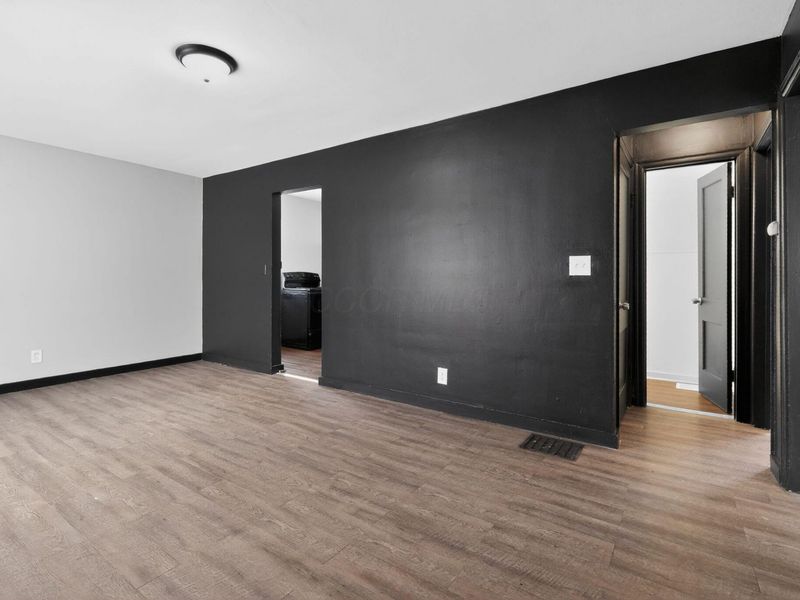 2899 McGuffey Road , Columbus, OH 43224 Photo 9