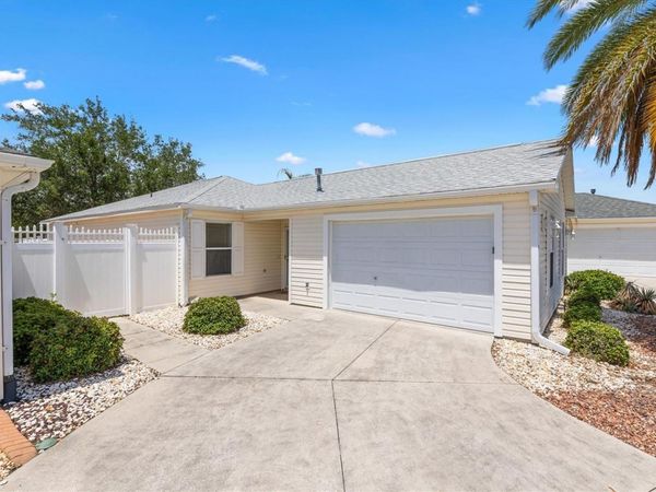 979 SMYRNA STREET, THE VILLAGES, FL 32162