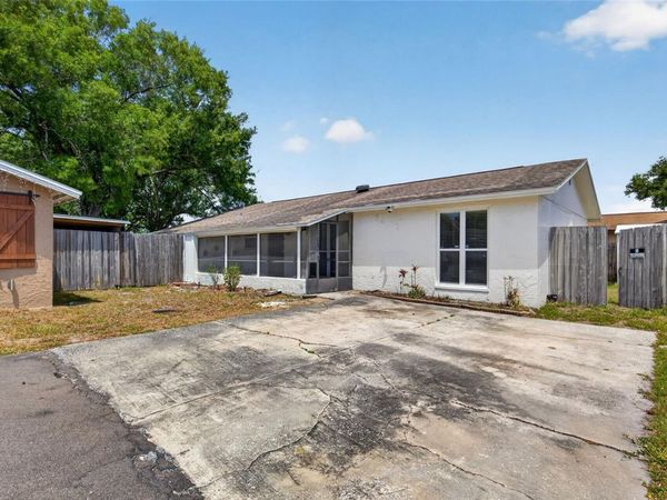 6401 REGATTA COURT , TAMPA, FL 33634