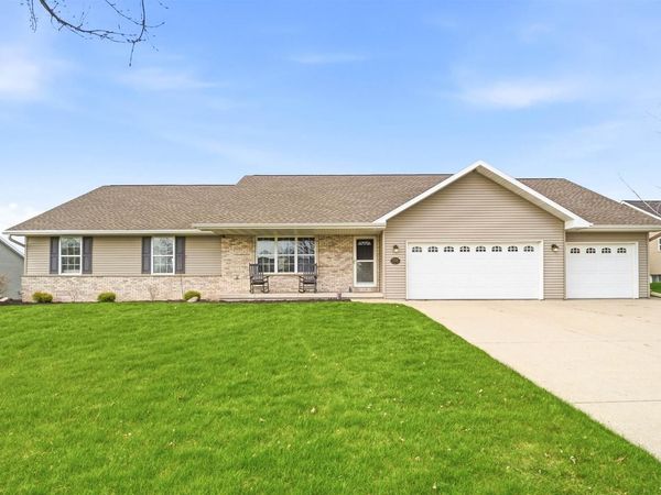 N2369 HOLY HILL DRIVE, Greenville, WI 54942